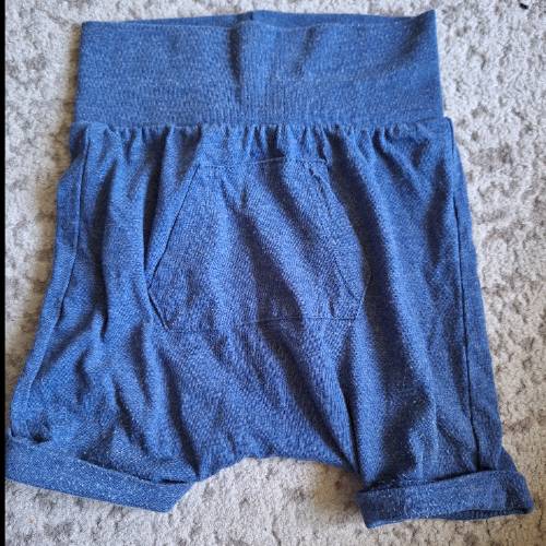 Kurze hose  Größe: 68 dunkel blau, zu finden beim Stand 72 am Standort Flohkids Hamburg Nord