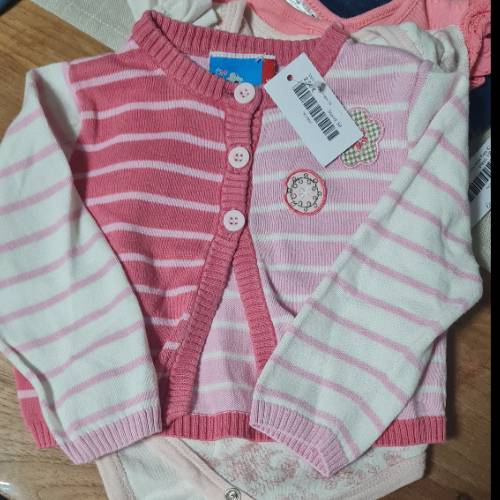 topo Strickjacke rosa  Größe: 74, zu finden beim Stand 102 am Standort Flohkids Hamburg Nord