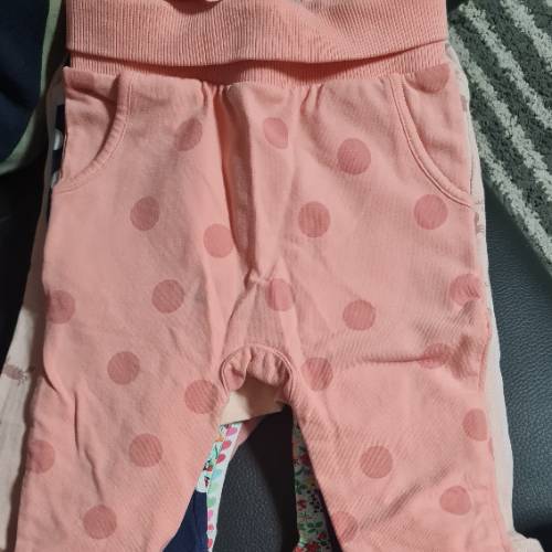 sweathose rosa pkt  Größe: 80 neu , zu finden beim Stand 102 am Standort Flohkids Hamburg Nord