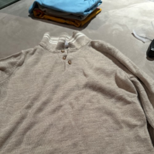 Pulli Beige m.kragen  Größe: 86/92, zu finden beim Stand 172 am Standort Flohkids Hamburg Nord