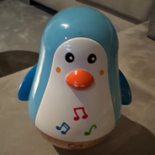 Pinguin steh auf , zu finden beim Stand 172 am Standort Flohkids Hamburg Nord