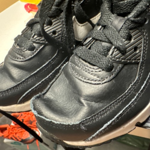 Nike Air Max  Größe: 28 schwarz , zu finden beim Stand 172 am Standort Flohkids Hamburg Nord