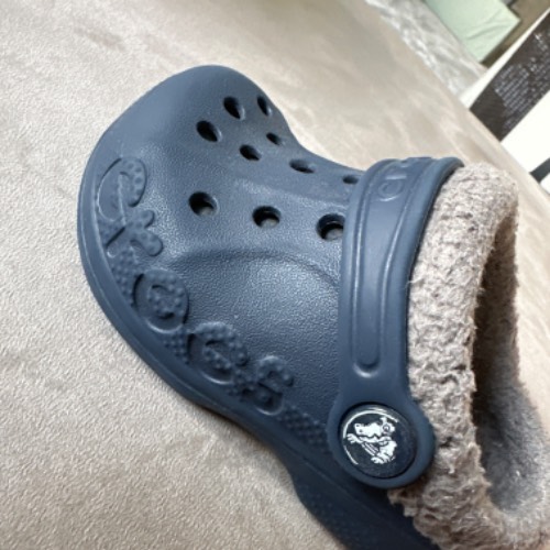 Winter Crocs c7 blau , zu finden beim Stand 172 am Standort Flohkids Hamburg Nord