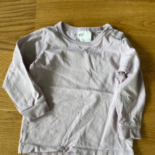 Langarmshirt H&M  Größe: 80 Flieder , zu finden beim Stand 66 am Standort Flohkids Hamburg Nord