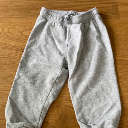 H&M Jogger h.grau  Größe: 86, zu finden beim Stand 66 am Standort Flohkids Hamburg Nord