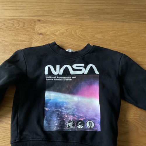 Sweatshirt H&M NASA , zu finden beim Stand 66 am Standort Flohkids Hamburg Nord