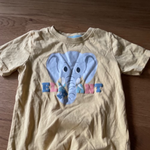 Tshirt Elephant  Größe: 98 gelb, zu finden beim Stand 66 am Standort Flohkids Hamburg Nord