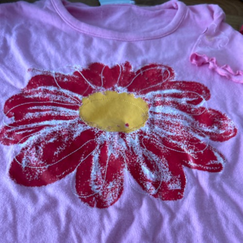 Shirt rosa  Größe: 104 Blume, zu finden beim Stand 127 am Standort Flohkids Hamburg Nord