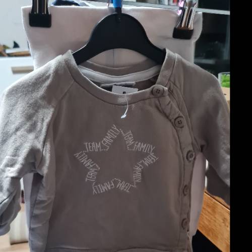 set beige Hose+Pulli  Größe: 62, zu finden beim Stand 102 am Standort Flohkids Hamburg Nord