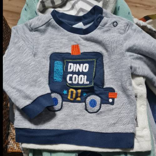 Pulli cool  Größe: 74, zu finden beim Stand 102 am Standort Flohkids Hamburg Nord