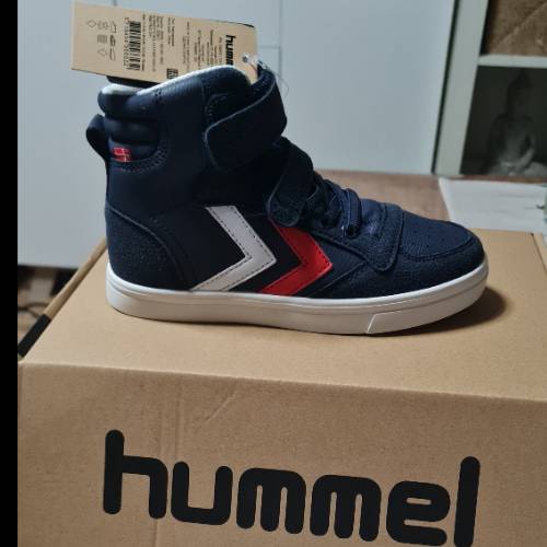 Hummel Sneaker  Größe: 30 /OVP  Größe: 85€, zu finden beim Stand 106 am Standort Flohkids Hamburg Nord