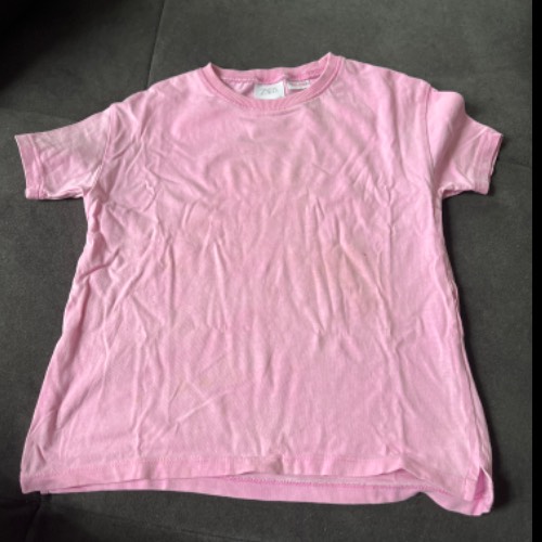 T-Shirt rosa  Größe: 104 Zara, zu finden beim Stand 57 am Standort Flohkids Hamburg Nord