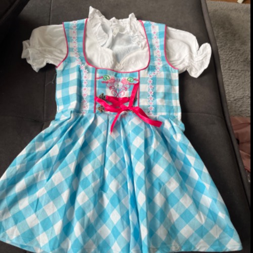 Dirndl Kleid  Größe: 98/104, zu finden beim Stand 57 am Standort Flohkids Hamburg Nord