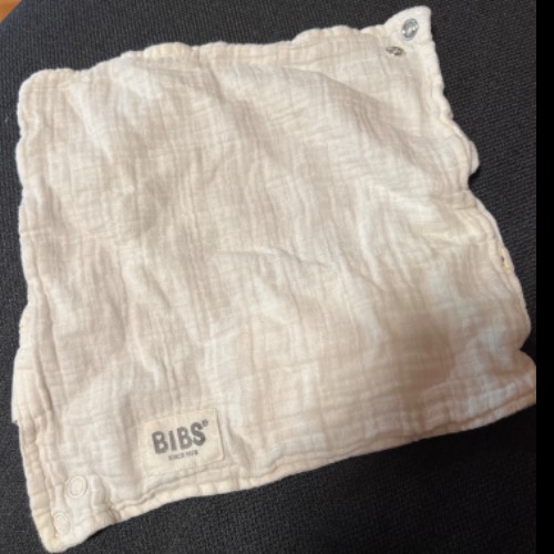 2 x Bibs Lätzchen weiss, zu finden beim Stand 57 am Standort Flohkids Hamburg Nord