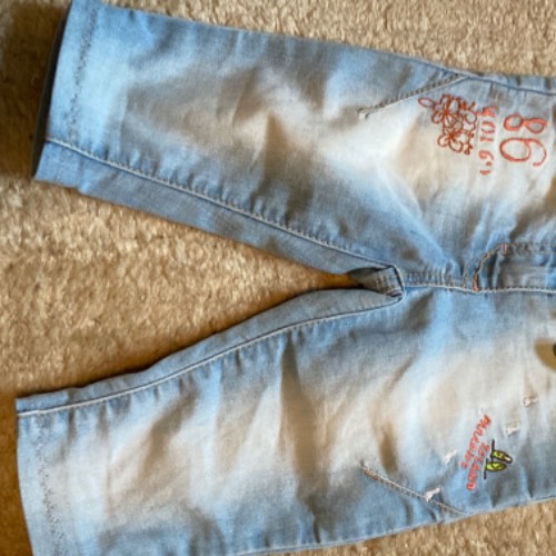 3/ Größe: 4 Jeans  Größe: 98, zu finden beim Stand 43 am Standort Flohkids Hamburg Nord