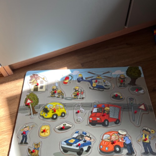 Großes Holz Puzzle Feuerwehr , zu finden beim Stand 59 am Standort Flohkids Hamburg Nord