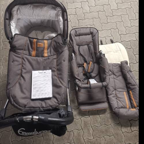 Kinderwagen Emmaljunga  Größe: 0-2 S+W, zu finden beim Stand 184 am Standort Flohkids Hamburg Nord