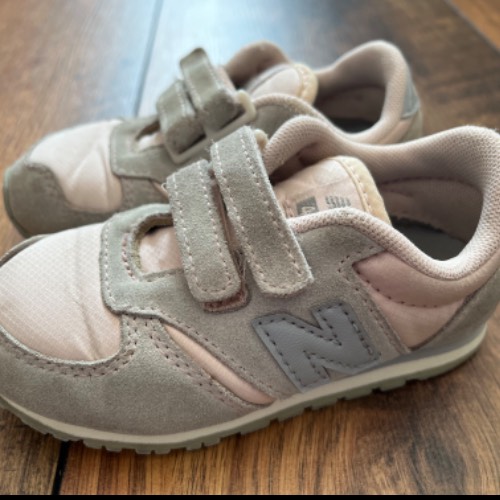 Sneaker NEW BALANCE  Größe: 25 , zu finden beim Stand 28 am Standort Flohkids Hamburg Nord