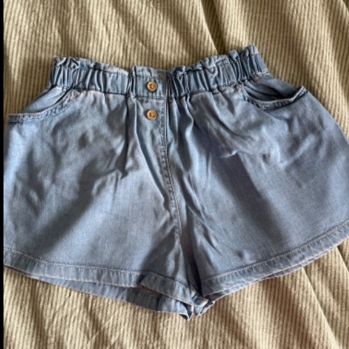 Next Jeans Short  Größe: 5-6 Jahre alt, zu finden beim Stand 160 am Standort Flohkids Hamburg Nord