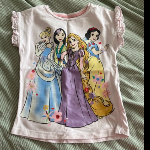 Disney T-shirt princess  Größe: 98, zu finden beim Stand 160 am Standort Flohkids Hamburg Nord