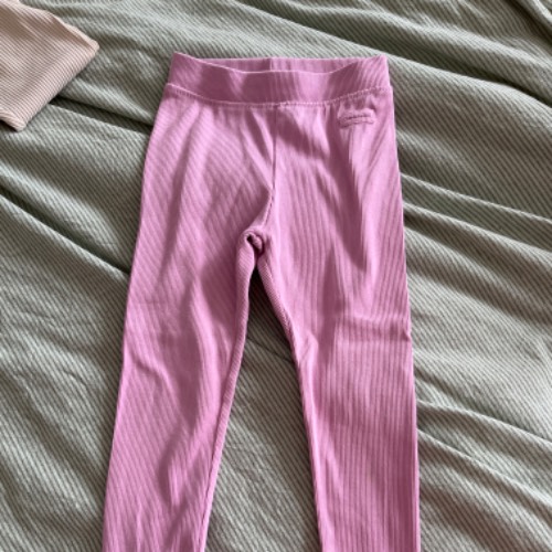 Zara pink leggings  Größe: 5 Jahre alt, zu finden beim Stand 160 am Standort Flohkids Hamburg Nord