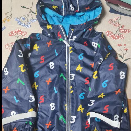 Regenjacke Zahlen  Größe: 122 Neu, zu finden beim Stand 70 am Standort Flohkids Hamburg Nord