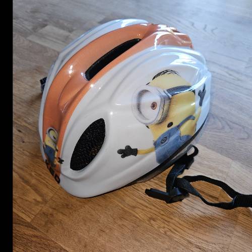 Fahrradhelm minion  Größe: 49-55 cm, zu finden beim Stand 63 am Standort Flohkids Hamburg Nord