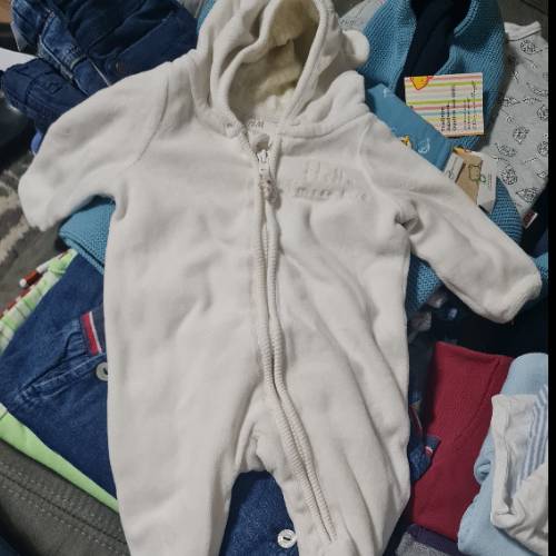 H&M Overall weiss  Größe: 56, zu finden beim Stand 102 am Standort Flohkids Hamburg Nord