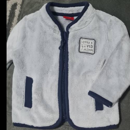 s. oliver  Kuscheljacke  Größe: 50/56, zu finden beim Stand 102 am Standort Flohkids Hamburg Nord