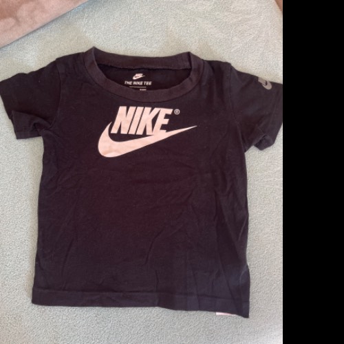 Nike Shirt  Größe: 86/92, zu finden beim Stand 133 am Standort Flohkids Hamburg Nord