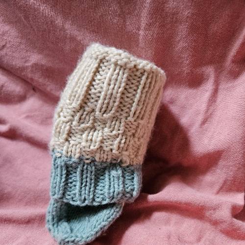 Handmade Socken, zu finden beim Stand 28 am Standort Flohkids Hamburg Nord