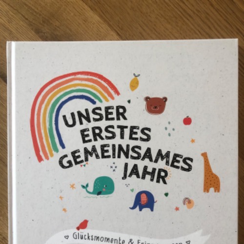 Buch: unser erstes Jahr NEU, zu finden beim Stand 118 am Standort Flohkids Hamburg Nord