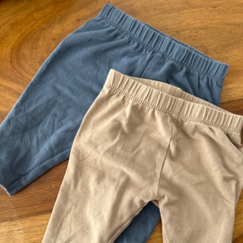 2 er Set Hosen blau/braun  Größe: 50/56, zu finden beim Stand 121 am Standort Flohkids Hamburg Nord