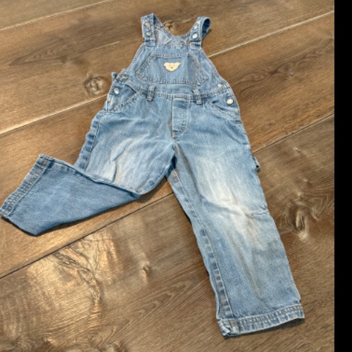 Steiff Jeans Latzhose  Größe: 98, zu finden beim Stand 64 am Standort Flohkids Hamburg Nord