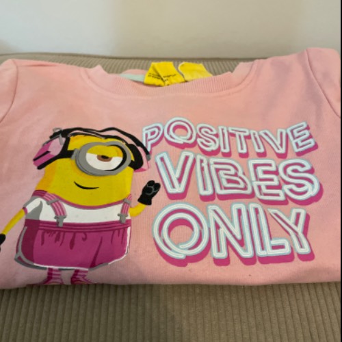 Pullover Minions Rosa  Größe: 122/128, zu finden beim Stand 83 am Standort Flohkids Hamburg Nord