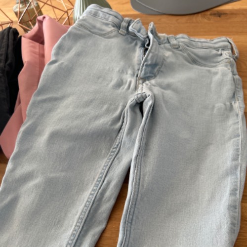 H&M Flare Jeans  Größe: 140, zu finden beim Stand 127 am Standort Flohkids Hamburg Nord