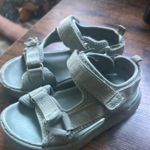 H&M Sandalen  Größe: 27, zu finden beim Stand 90 am Standort Flohkids Hamburg Nord