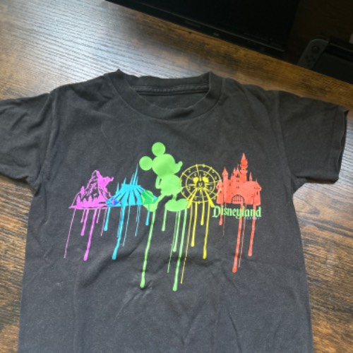 Disney Shirt  Größe: 110/116, zu finden beim Stand 90 am Standort Flohkids Hamburg Nord