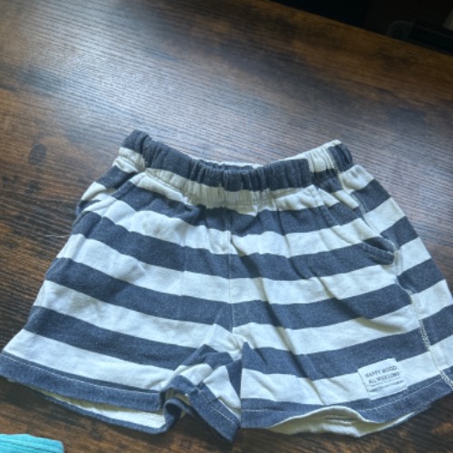 Zara Shorts  Größe: 110, zu finden beim Stand 90 am Standort Flohkids Hamburg Nord