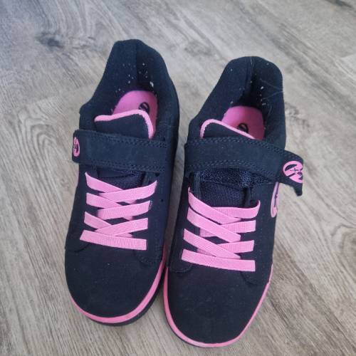 Heelys  Größe: 34 rosa, zu finden beim Stand 27 am Standort Flohkids Hamburg Nord