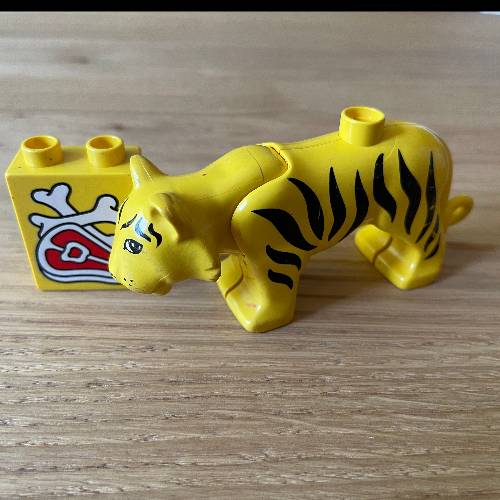 DUPLO Tiger mit Fleisch, zu finden beim Stand 9 am Standort Flohkids Hamburg Nord