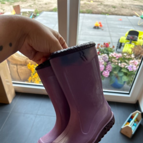 Gummistiefel  Größe: 22 lila Romika , zu finden beim Stand 59 am Standort Flohkids Hamburg Nord