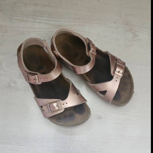 Birkenstock Sandale Rose, zu finden beim Stand 87 am Standort Flohkids Hamburg Nord