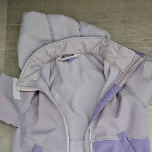 Softshelljacke  Größe: 98 104 lila H&M, zu finden beim Stand 87 am Standort Flohkids Hamburg Nord