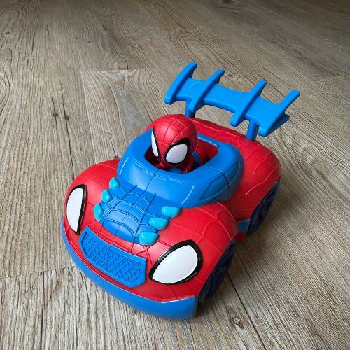 Spidey Auto Plus Figur, zu finden beim Stand 177 am Standort Flohkids Hamburg Nord