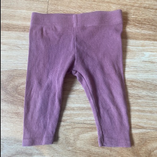 Leggins Lila  Größe: 62/68 Gerippt, zu finden beim Stand 269 am Standort Flohkids Hamburg Nord