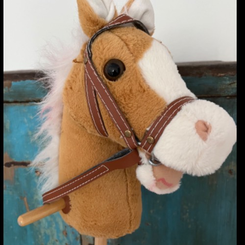 Pferd, Spielzeug, Laufhilfe, zu finden beim Stand 200 am Standort Flohkids Hamburg Nord