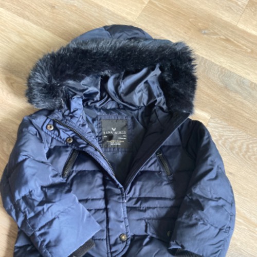 Zara Winterjacke  Größe: 110, zu finden beim Stand 183 am Standort Flohkids Hamburg Nord