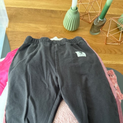 H&M  Größe: 140 Leggings dick, zu finden beim Stand 108 am Standort Flohkids Hamburg Nord