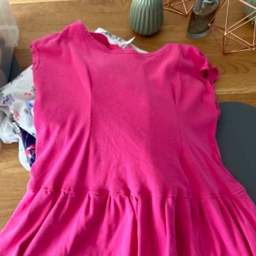 Handmade Kleid pink  Größe: 140, zu finden beim Stand 108 am Standort Flohkids Hamburg Nord